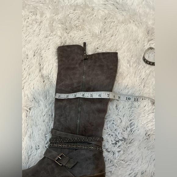 Women's SO Odetta Gray Tall Boots Size 10 Wide Calf with Silver Accents - Picture 12 of 16
